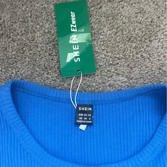 Cute blue tank top - Picture 3 of 4